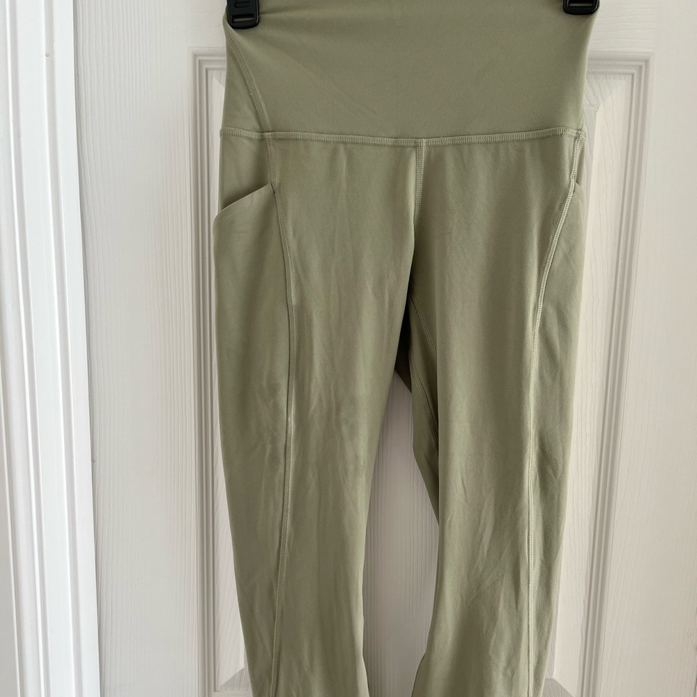 Lululemon leggings SZ 4